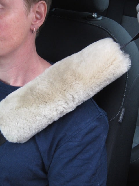 Bamboo sheepskin seat belt cover